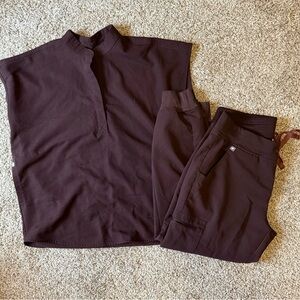 FIGS scrub set in Dark Fig